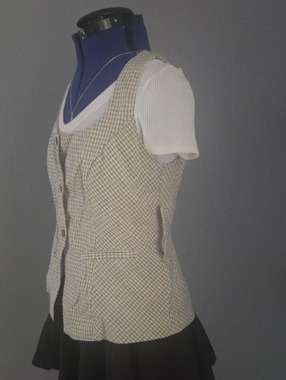 Plaid Sleeveless Button-Front Vest - Cream & Black - Picture 3 of 5